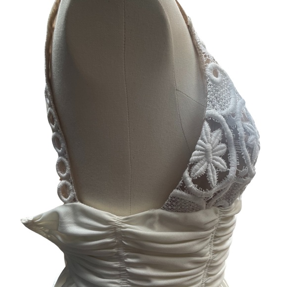 Off-white, formal dress bridal - Picture 4 of 14